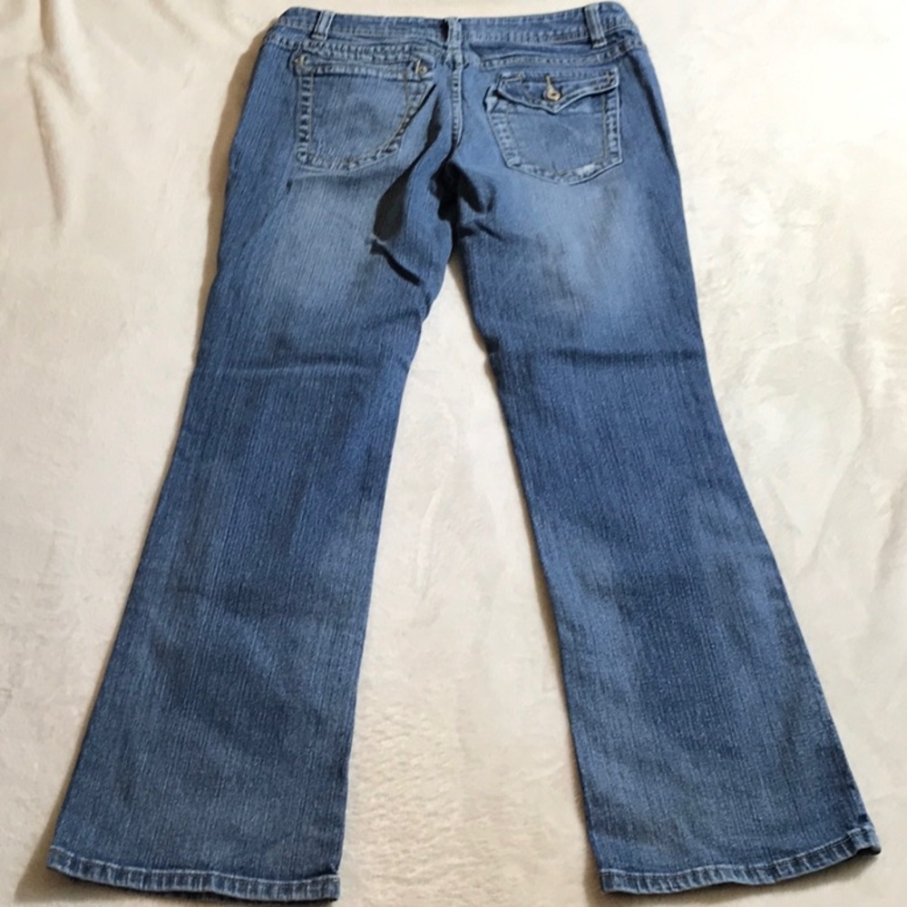 Delia’s Jeans with Zip Pockets - Picture 6 of 9